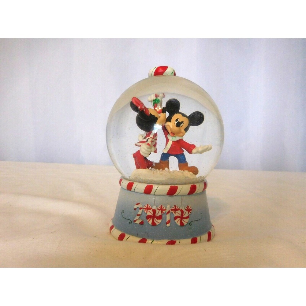 Disney Christmas Minnie Kissing Mickey Mouse Snow Globe Under the Mistletoe 2010